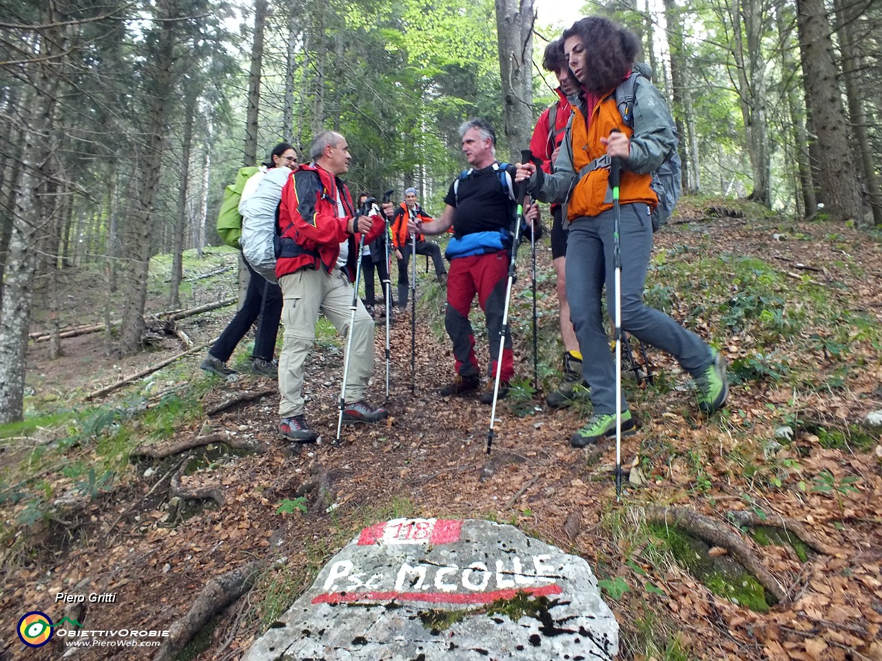 95 Siamo sul 118 Piazzatorre - Passo di Monte Colle.JPG